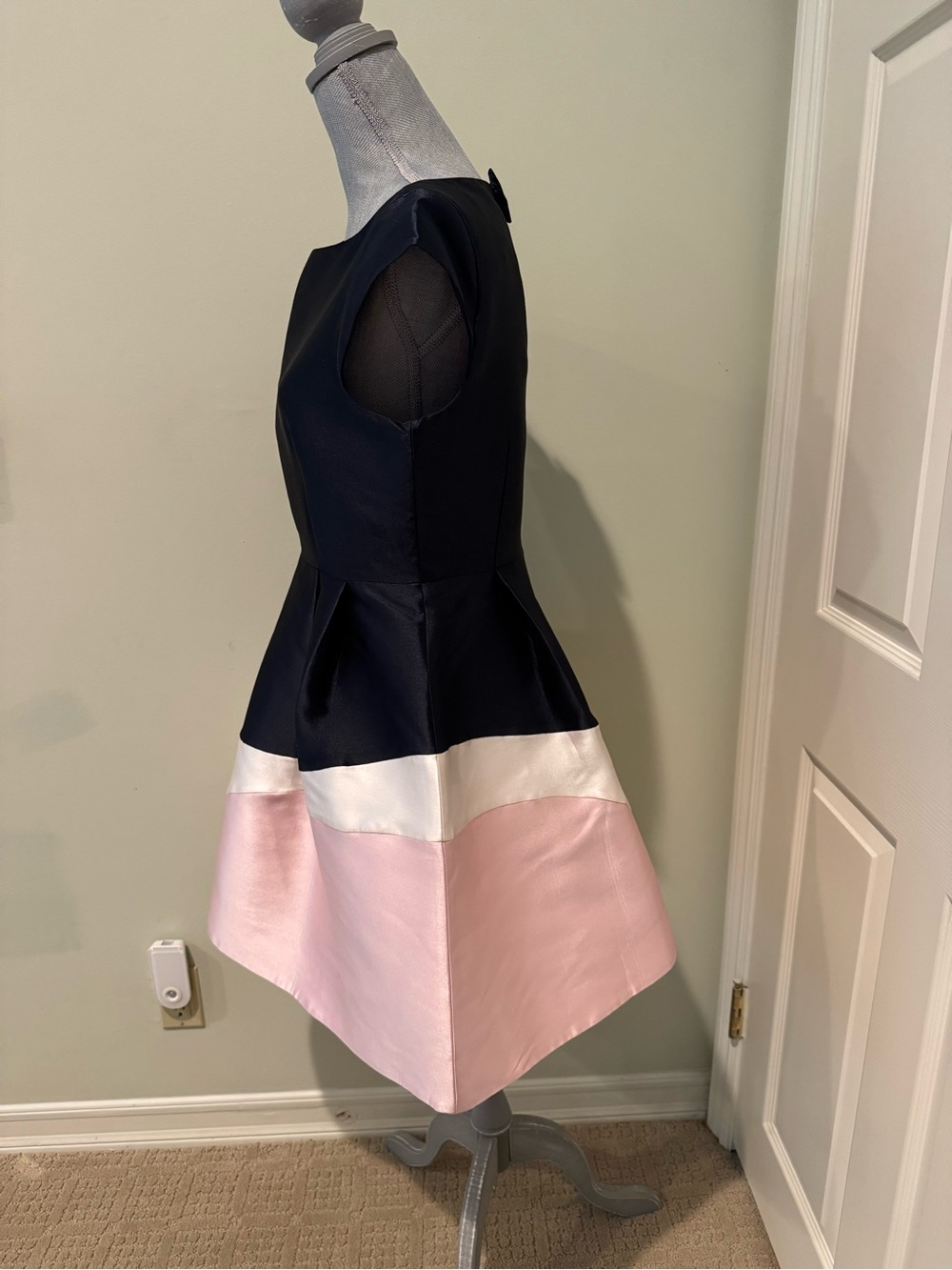 Kate Spade Navy, Cream and Pink Colorblock Fit-and-Flare Mini Dress - Picture 4 of 7